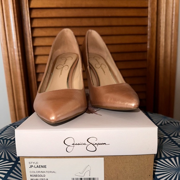 Like new (one wear) rose gold pumps - Picture 2 of 4
